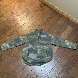 Camo fleece pull over